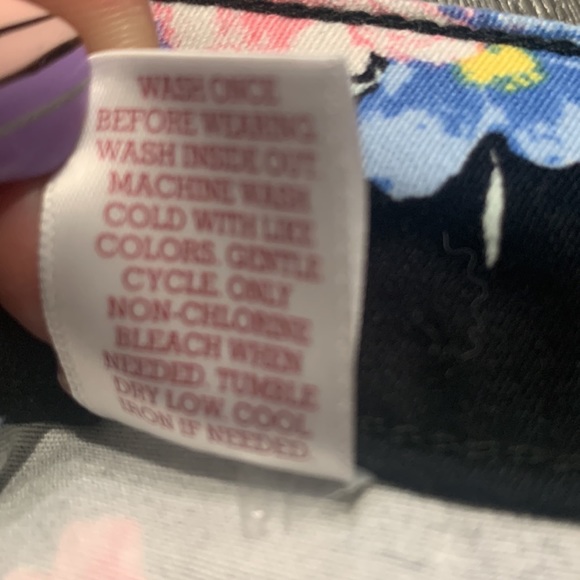 So Black Floral High Waist Cuffed Shorts - Picture 10 of 11